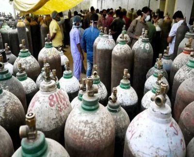 BREAKING NEWS : HC asks Delhi govt to take over oxygen refilling unit with immediate effect, serves contempt notice against 5 refillers