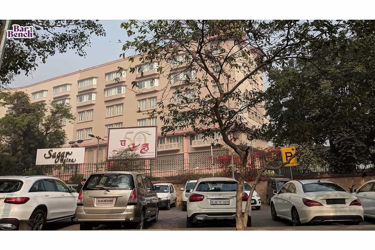 BREAKING NEWS : Delhi HC says it made no request to Ashoka Hotel to turn it into Covid facility