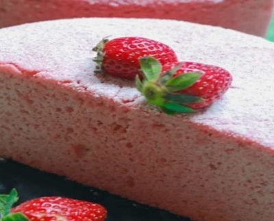 Recipe: Enjoy cake's taste and texture with a bowl of Pink strawberry baked oats