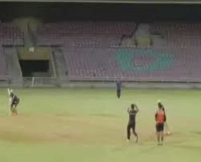 Andre Russell hits powerful straight shot in practice match, forces Karthik to jump to save himself - WATCH
