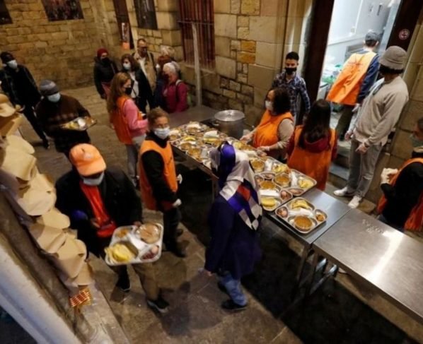 Barcelona church offers open-air space for Ramadan