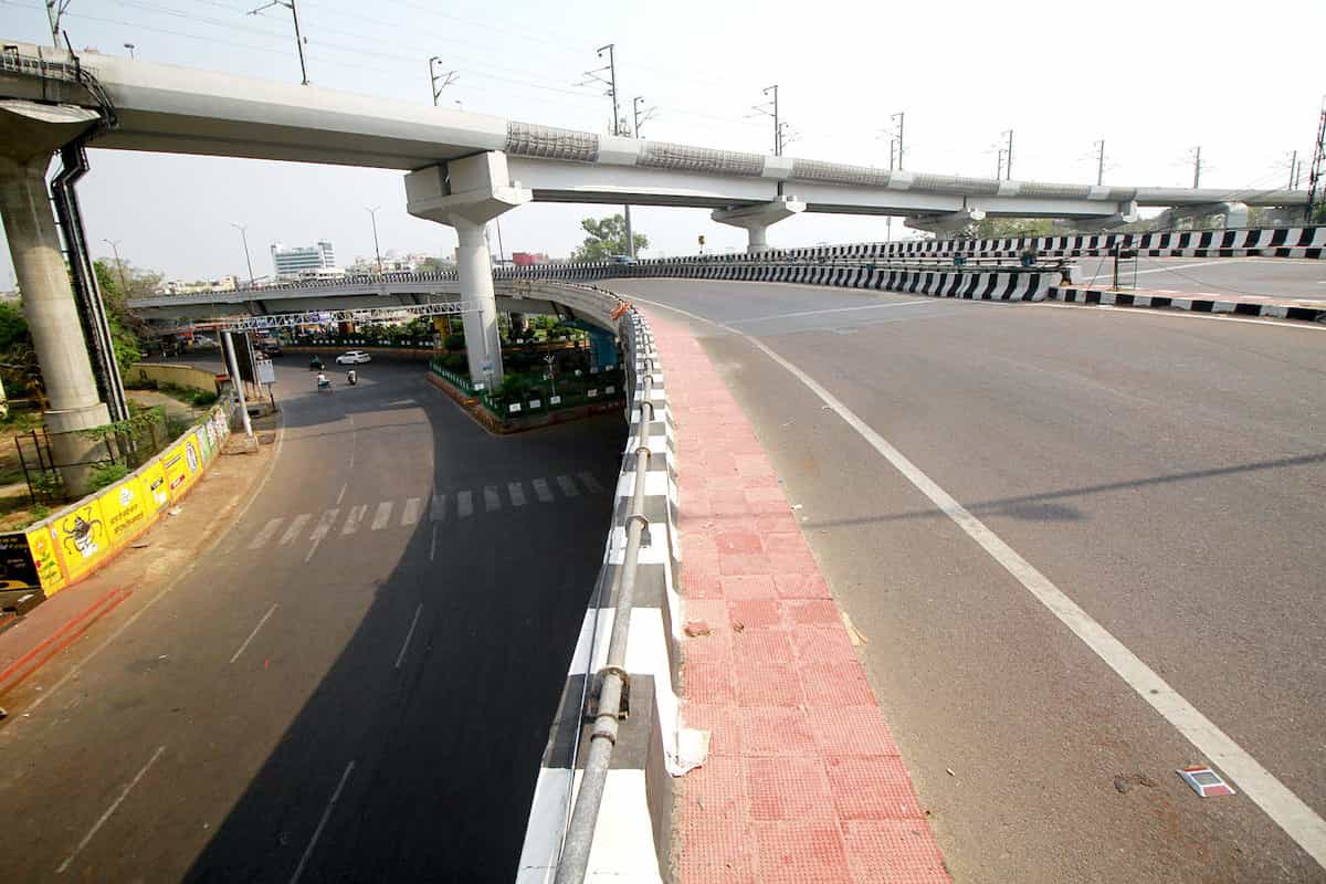 Breaking News : Uttar Pradesh extended lockdown till May 6 morning due Covid-19