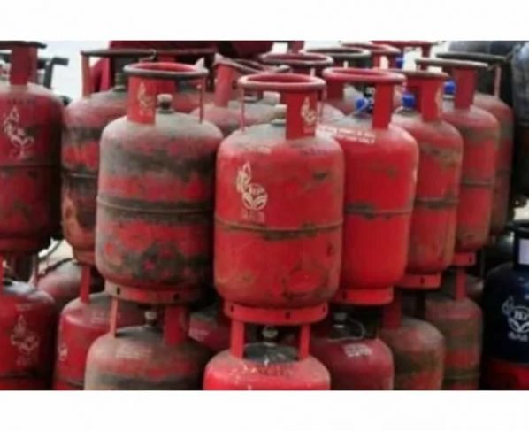 LPG cylinder cheaper by Rs 46, now non-subsidized gas will be available at this rate