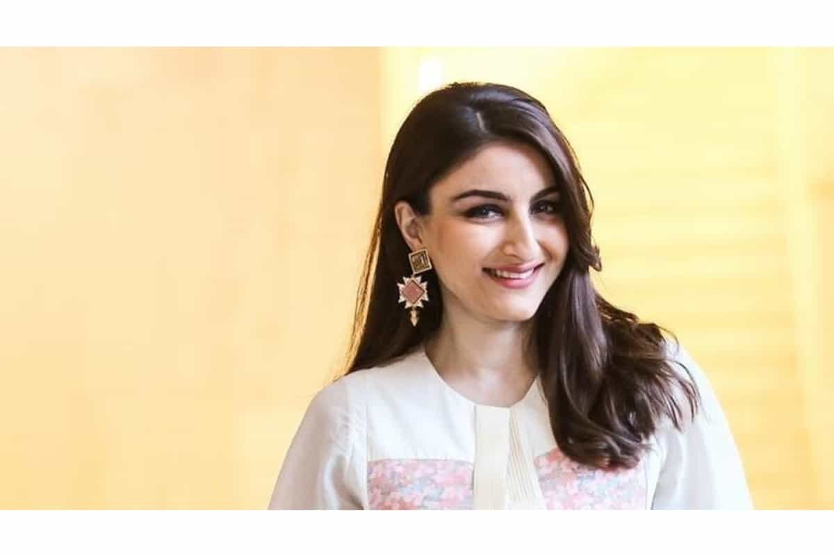 Soha Ali Khan reminds fans basic Covid-19 precautions, urges them to follow