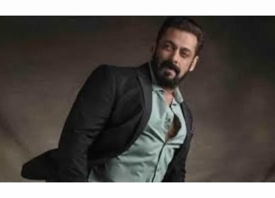 Salman Khan asks fans to watch Radhe on right platforms