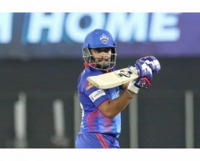 Prithvi Shaw stopped for travelling without pass, gets it in an hour