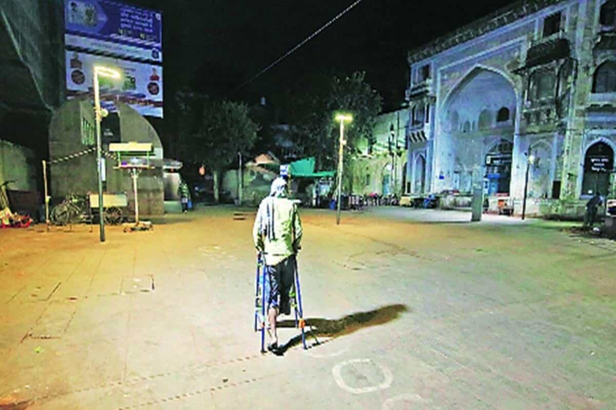 Night curfew has been extended in Ahmedabad, Surat, and 34 other cities till May 20
