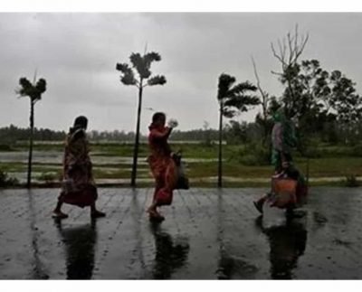 Families seek shelter as cyclone Yaas leaves thousands homeless in Bengal