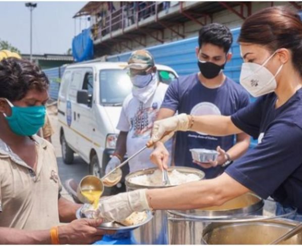 Jacqueline Fernandez serves meals to the needy, Sunny Leone helps migrants: ‘Let’s make this life worth it by helping others in need’