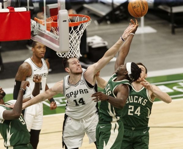 Milwaukee Bucks vs San Antonio Spurs Prediction, Odds, LIVE Streaming, Preview, Results and Lineups: NBA 2020-21