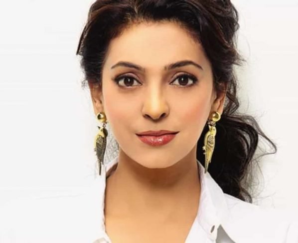 Man sings Lal Lal Honthon Pe during Juhi Chawla's 5G case hearing by Delhi HC