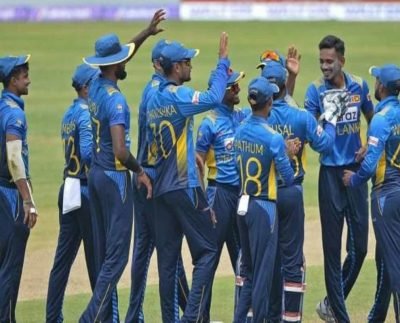 Sri Lanka players refuse to sign central contract