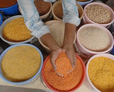 Centre stops Delhi govt’s doorstep delivery of ration scheme