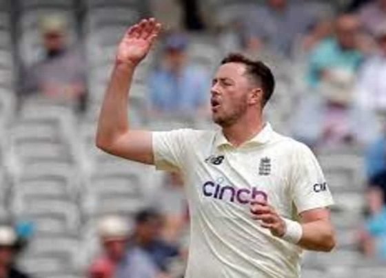 England bowler Ollie Robinson suspended for abusive tweets