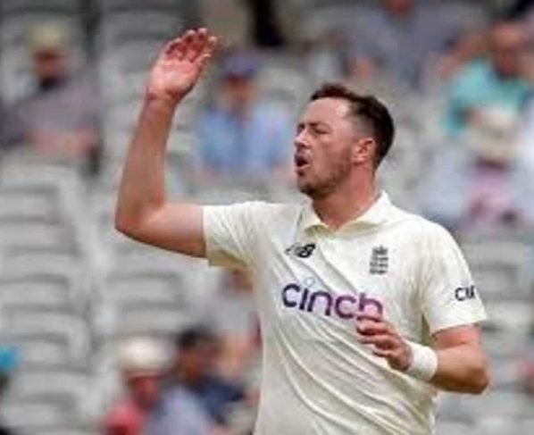 England bowler Ollie Robinson suspended for abusive tweets