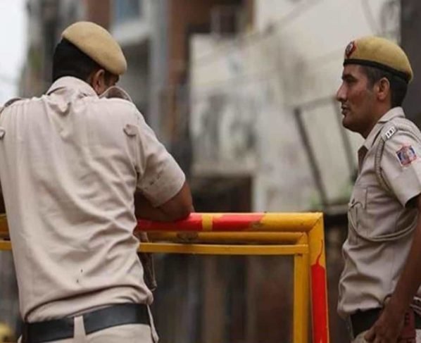 Delhi Police sub inspector transferred after bribery complaint