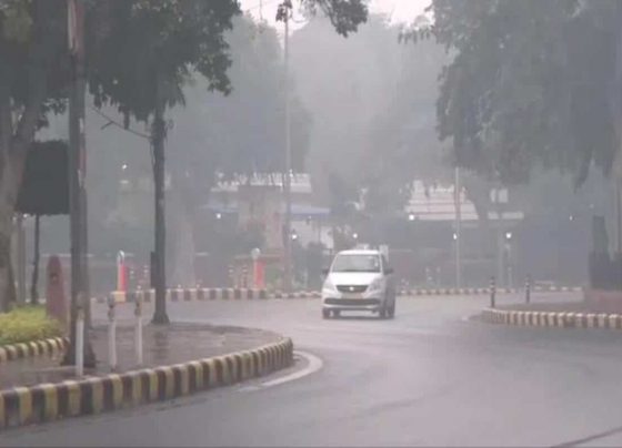 Delhi weather: Light rains today; AQI in moderate category