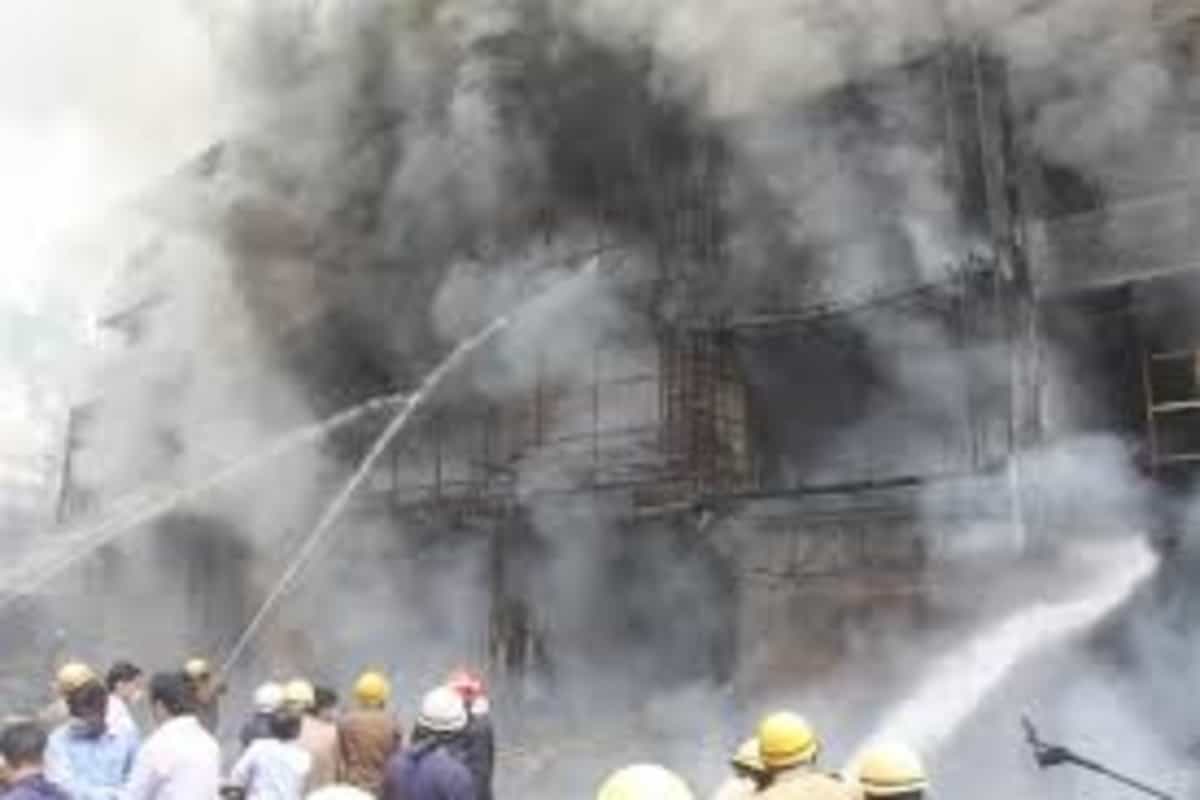 Fire breaks out at Delhi’s Lajpat Nagar market, 16 fire tenders rushed to spot