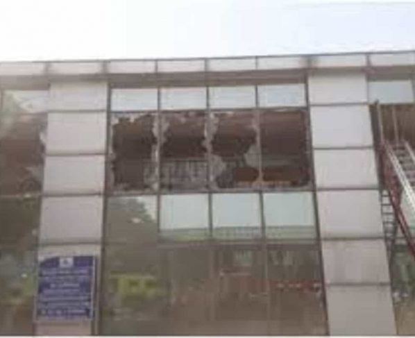 Fire breaks out at Safdarjung Airport's IT building, 6 fire tenders at the spot