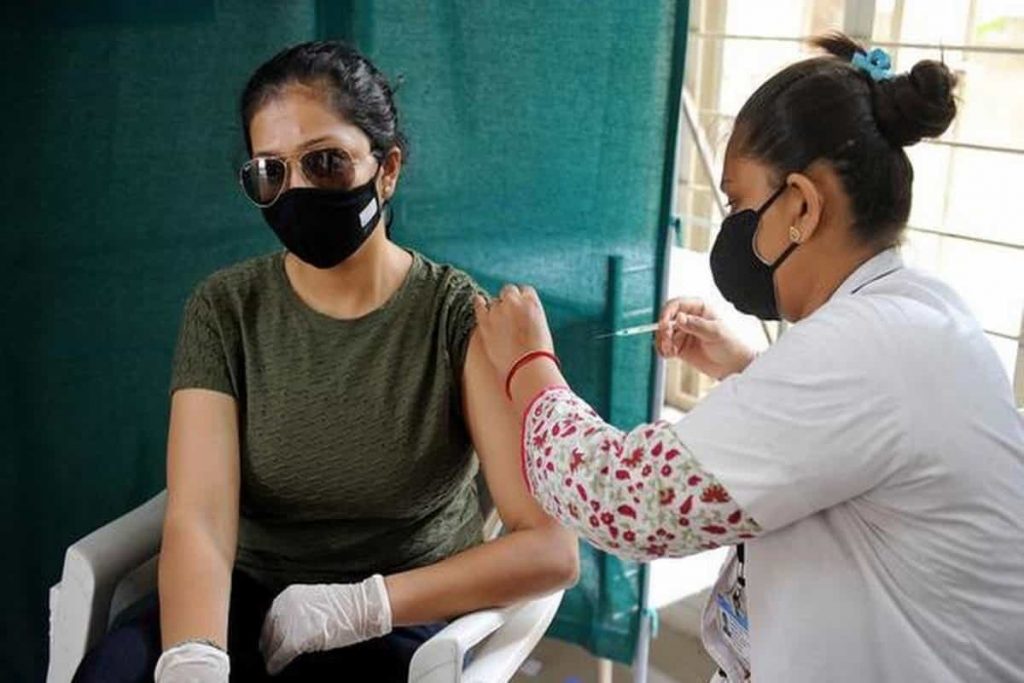 Covid Vaccination Update More than 1 crore people got both dose of vaccine - Maharashtra