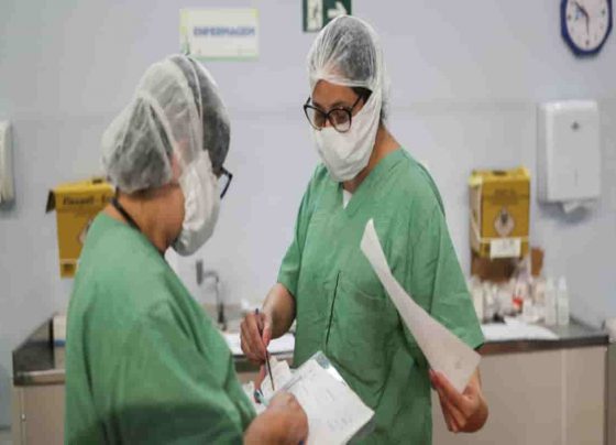 Women suffer from a heart attack after being fully vaccinated against Covid-19