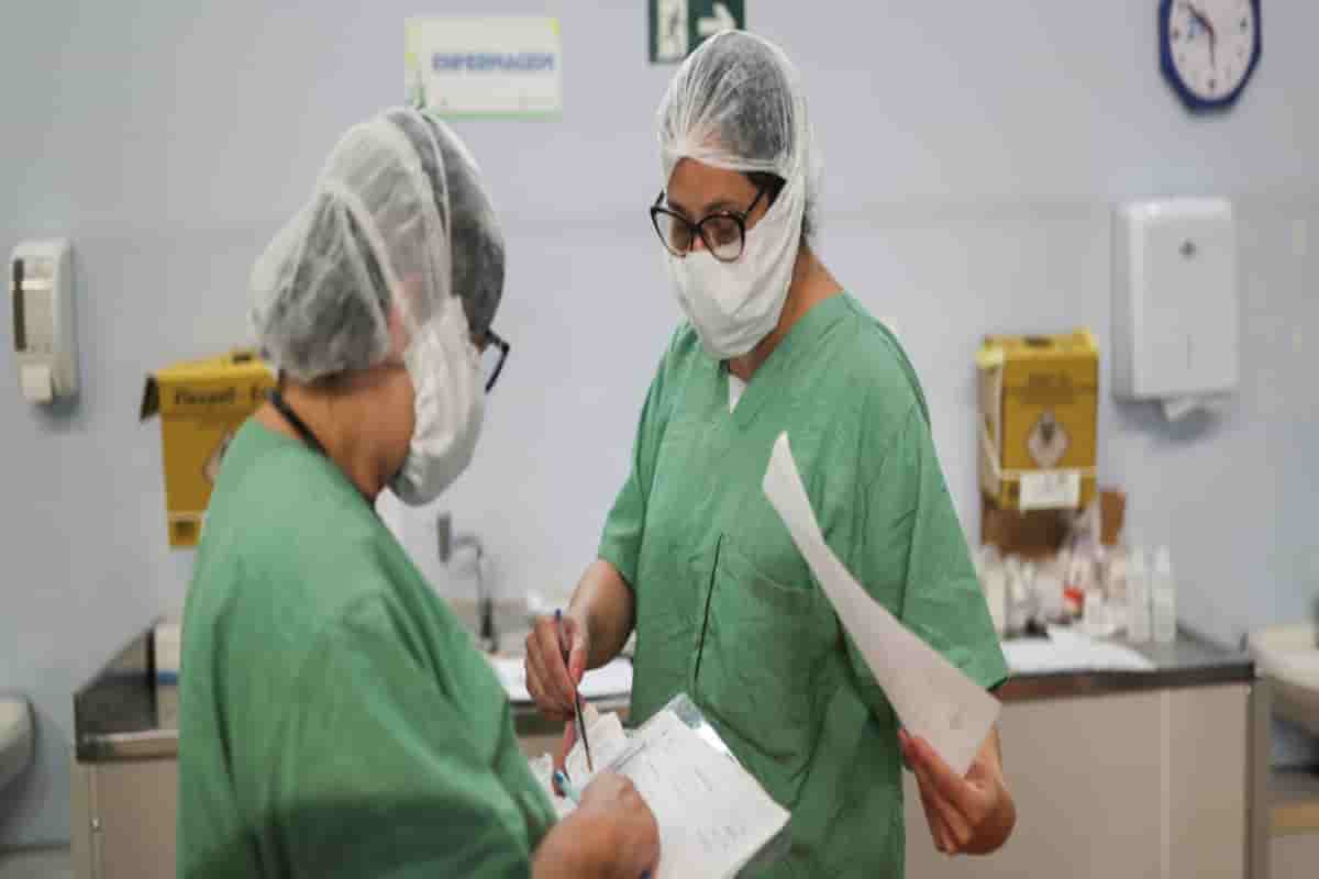 Women suffer from a heart attack after being fully vaccinated against Covid-19