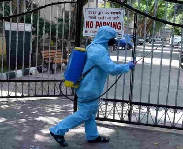 Maharashtra live update : 600 student's reported positive after reopening of schools - Maharashtra