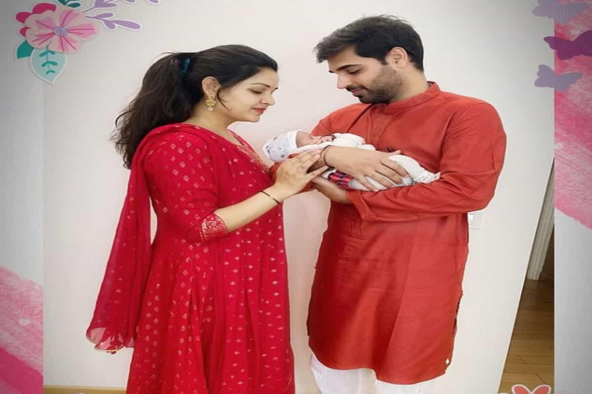 Bhuvneshwar Kumar’s shared the first picture of newborn daughter, Fans want to know the name