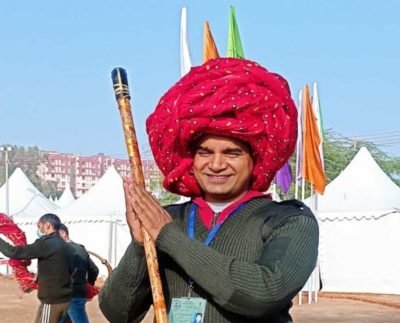 Republic Day Parade 2022: बड़ी पगड़ी कलरफुल ड्रेस पहने गुजराती वेशभूषा में वस्त्र मंत्रालय की झांकी को जीवंत करेंगे अभिनेता राजन कुमार