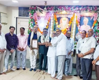 Social Worker Kiritbhai Chavda honored by Shri Desai Sai-Sutar Gyati Mandal Mumbai